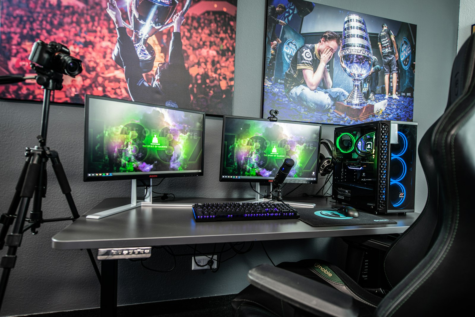 Streaming desk with camera and dual monitors